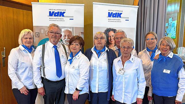Margret Stickel (von links), Karlheinz Speicher (Vorsitzender), Pompilia Speicher, Petra Steps, Johann Küfner, Monika Fritschi, Ingrid ...