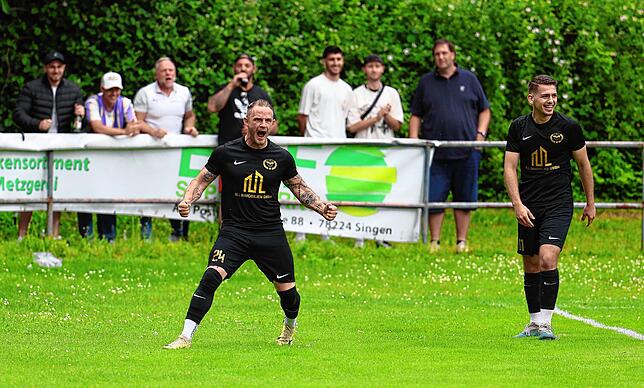 Bild 39: Die Südsterne feiern! Unsere große Bildergalerie vom Relegationsspiel zwischen Singen und Laufenburg