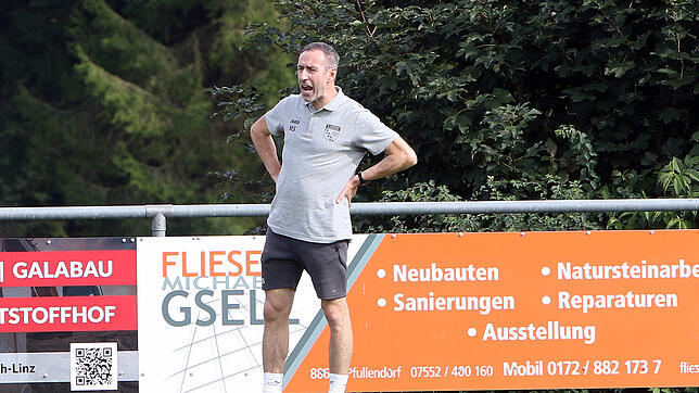 Trainer Markus Schoch und der FC Öhningen-Gaienhofen haben die Partie gegen den FC Singen gedreht und noch mit 5:4 für sich entschieden.
