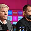 Vorstandsvorsitzender Oliver Kahn (l.) und Sportdirektor Hasan Salihamidzic bei der Pressekonferenz in München.