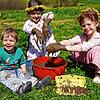 Spaß in den Osterferien: Nils, Hannah und Mia (von links).