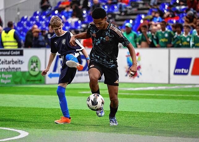 Bild 28: Fußball-Nachwuchsstars in Friedrichshafen! Unsere große Bildergalerie vom MTU-Cup!