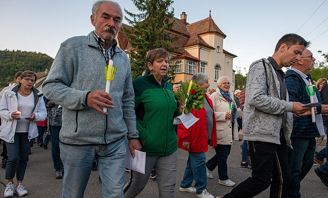 Bekenntnis des Glaubens und der Marienverehrung. Auch dieses Jahr ziehen wieder Hunderte Gläubigen singend und betend ins Liebfrauental ...