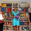 Vorfreude auf das kommende Semester: Martina Erdmann (von links, Leiterin der Volkshochschule Waldshut-Tiengen) mit dem kürzlich ...