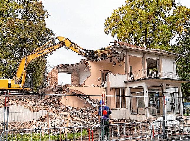 Der Abriss des alten Rathauses für den Bau des Seeums.