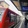 Die Regionalbahn 31 am Bahnhof in Friedrichshafen. Sie verkehrt zwischen Radolfzell und Friedrichshafen. Doch wer glaubt, das sei die ...