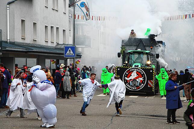 Bild 3: Tierisch was los beim Umzug am Fasnetsmendig: Teil 2