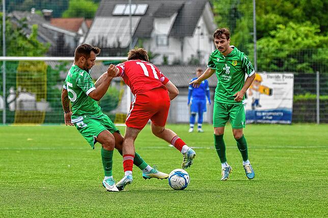 Bild 4: SV Herten besiegt den FC Schlüchttal mit 5:1 – und wir haben Bilder!