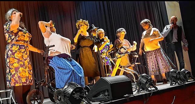 Bild 12: Beste Stimmung beim bunten Abend in Weilheim