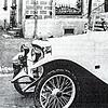 Ein Automobil des Singener Herstellers Hildebrand wurde vor rund 100 Jahren auf der heutigen Erzbergerstraße in Singen fotografiert.