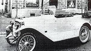 Ein Automobil des Singener Herstellers Hildebrand wurde vor rund 100 Jahren auf der heutigen Erzbergerstraße in Singen fotografiert.