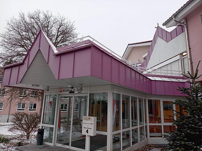 Das Eingangsportal des Alten- und Pflegeheims St. Lioba in der Villinger Südstadt