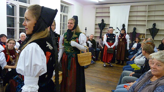 Ziel des Abends rund um die heimische Tracht: Die traditionsreiche Bekleidung soll häufiger getragen werden.