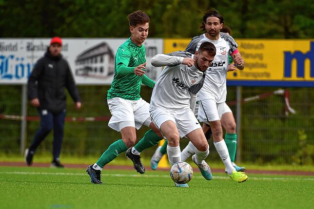 Bild 13: VfB Waldshut unterliegt mit 1:4 beim FC Zell – und wir haben Bilder!