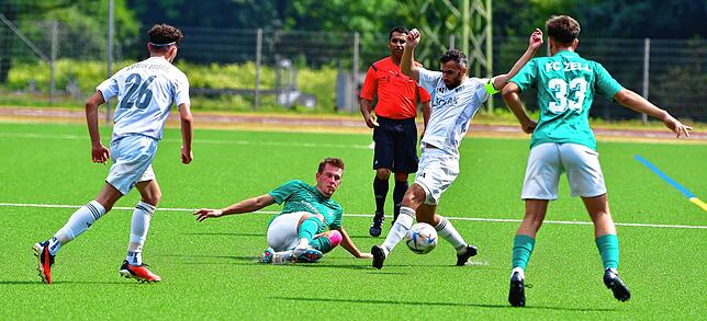 Bild 13: FC Zell besiegt den SV Blau-Weiß Murg mit 2:0 – und wir haben Bilder!