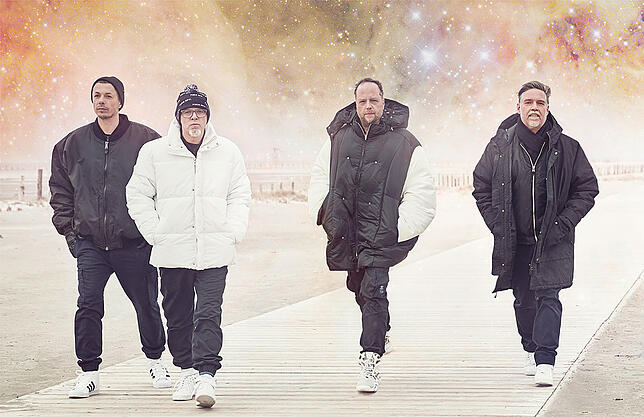 Michi Beck, Thomas D., Smudo und And.Ypsilon (von links) sind die Fantastischen Vier, kurz Fanta 4. Die Stuttgarter spielen das ...