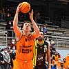 Ex-Panther Till Isemann (am Ball) sorgt jetzt bei Trier für Stabilität.