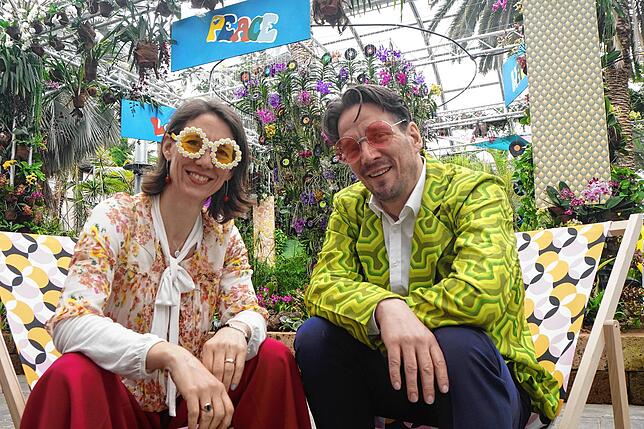 Die Geschwister und Geschäftsführer Bettina Gräfin und Björn Graf Bernadotte haben im Palmenhaus den Start ins Mainau-Blumenjahr unter ...