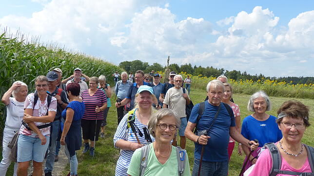 Gut gelaunt genossen die über 60 Telnehmer die erste Tour der &bdquo;Aktion Wanderlust&ldquo; von Verschönerungsverein und ...