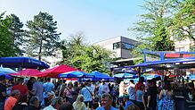 Groß war der Andrang zum Stadtfest in Singen. Die nächtliche Ruhe nutzen Diebe, um Straßenhändler zu bestehlen.