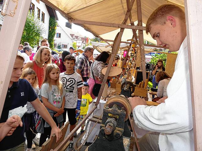 Der Wildensteiner Jahrmarkt soll wieder ursprünglicher werden, denn das Interesse am alten Handwerk ist groß. Hier ein Foto vom ...