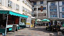 Auf dem Engener Wochenmarkt gibt es mittlerweile nur noch vier Stände. Auch in den anderen Hegau-Gemeinden schrumpft das Angebot.