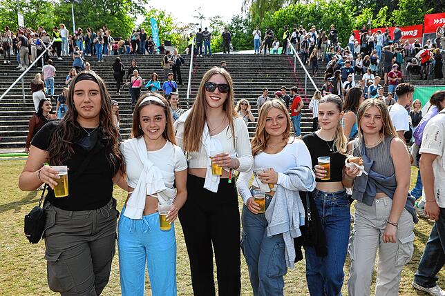 Bild 10: Gute Laune und ein volles Stadion beim zweiten Tag des Campus-Festivals 2023