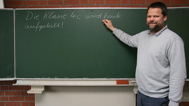 Der Lehrermangel trifft auch die Grundschule Rickenbach. Fällt ein Lehrer zudem noch durch Krankheit aus, muss Rektor Bernd Mugrauer ...