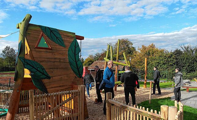 Das neue Außengelände des Kindergartens St. Martin in Oberteuringen ist eingeweiht. Bild: Claudia Wörner
