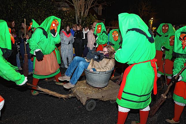 Bild 7: Nachtumzug in Pfaffenweiler (2/2)