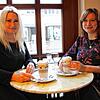 SÜDKURIER-Redakteurin Susann Duygu-D&lsquo;Souza (links) im Gespräch mit Silke Padova, Leiterin des Kinder- und Jugendreferats der Stadt ...