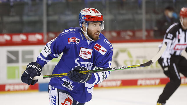 Marius Möchel trägt auch in der kommenden Saison das Wild Wings-Trikot.