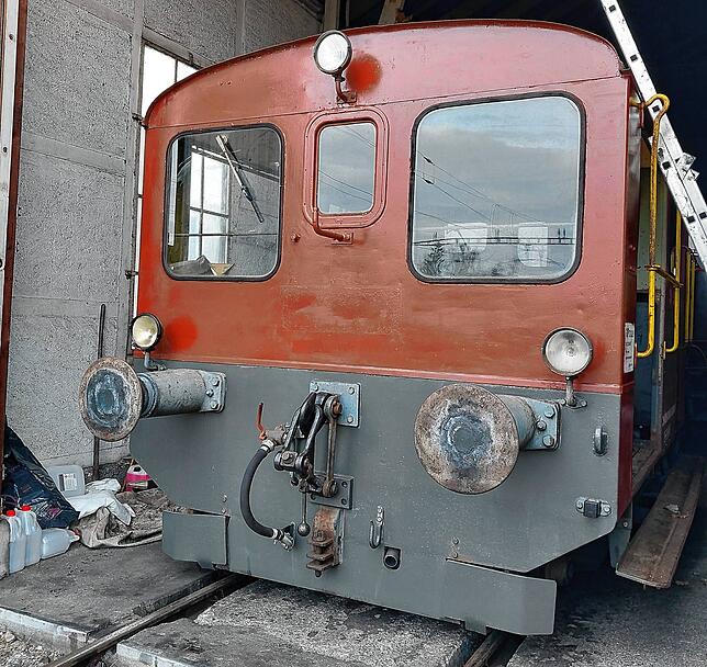 Die Lok Tm II aus dem Jahr 1964 kollidierte mit Betonschwellen.