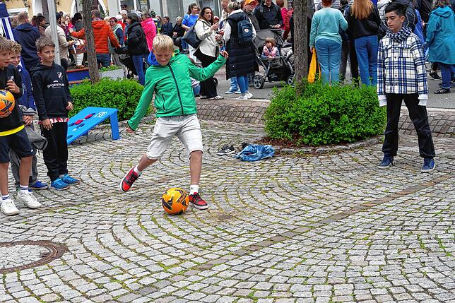 Bild 12: Hüfingen spielt und Tausende machen mit