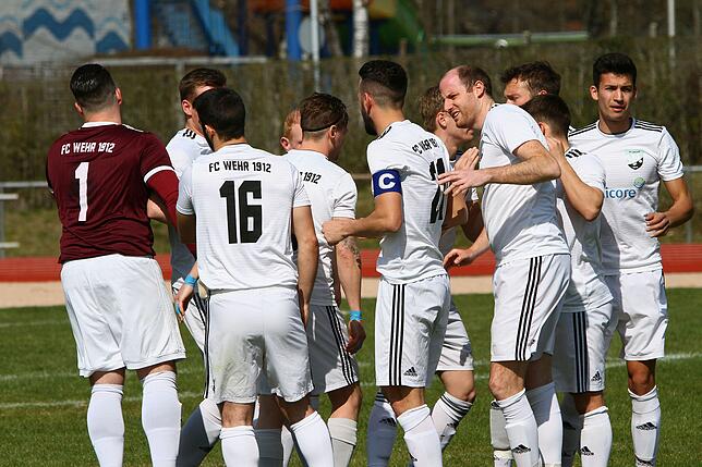 Bild 2: Der FC Wehr besiegt den SV Weil II mit 2:1 – und wir haben die Bilder