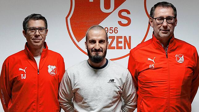 Erfolgreiche Trainersuche: Sportchef Tobias Jehle (links) und Vorsitzender Volker Scherer vom TuS Binzen freuen sich über die Zusage von ...