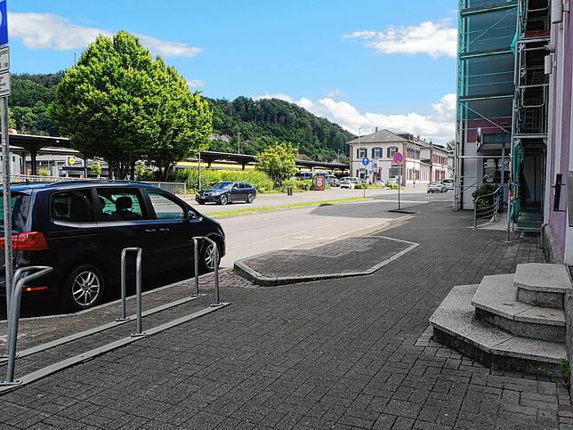 Standort der neuen Bushaltestellen ist auch die B 34, hier auf Höhe des Restaurants Fuya am Waldshuter Bahnhof.