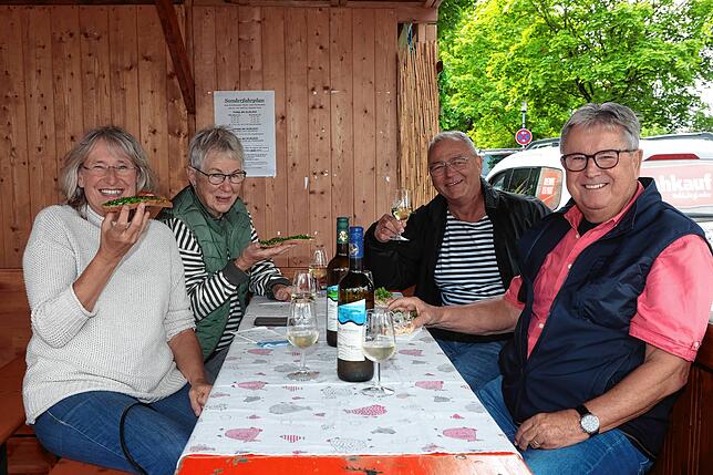 Bild 3: Reichenauer Weinfest 2025: Am Sonntag wird noch einmal miteinander angestoßen