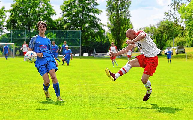 Bild 28: Unsere große Bildergalerie vom Kreisliga-Spitzenspiel zwischen Ewattingen und der SG Lenzkirch-Saig