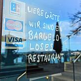 Diesen Hinweis lesen die Gäste des Restaurants „Das Blümchen“ am Eingang des Lokals.