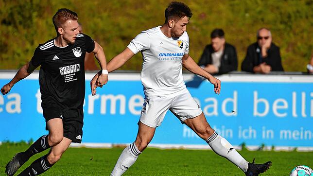 Wieder dabei: Alexander Schneider (rechts auf unserem Archivbild) steht wieder im Aufgebot des SV 08 Laufenburg im Hochrhein-Derby am ...