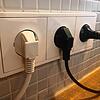 Manche Kunden können sich beim Strom auf eine Entlastung durch die Energiepreisbremse freuen. Aber die Umsetzung dauert. Bild: Juliane ...