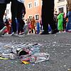 Feiglinge, Klopfer oder Party-Shooter: Auf der Marktstätte sind am Schmotzigen so allerlei Reste von Spirituosen zu finden. Die ...