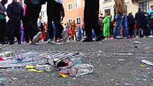 Feiglinge, Klopfer oder Party-Shooter: Auf der Marktstätte sind am Schmotzigen so allerlei Reste von Spirituosen zu finden. Die ...