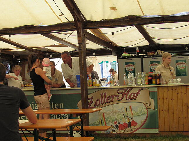 Bild 18: Bilder: Heißes Sommerfest in Engelswies mit Blaskapelle Peng