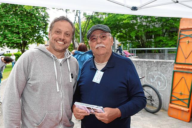 Bild 18: Die Petershauser Nachbarschaft feiert auf dem Konstanzer Georg-Elser-Platz