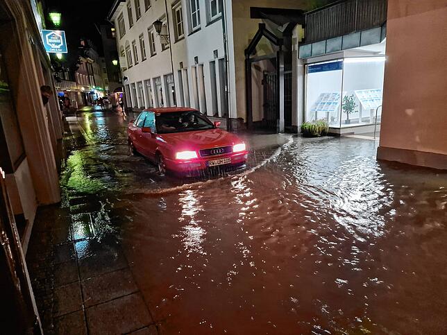 Bild 15: Starkregen setzt Überlingen unter Wasser