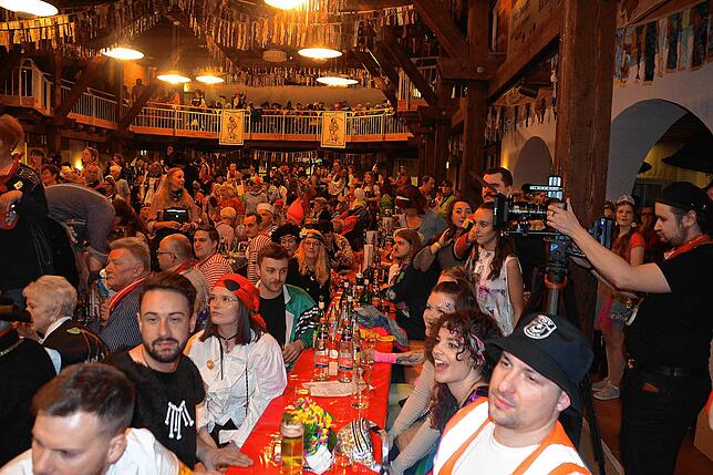Bild 14: So feiert die Narrenzunft Bad Dürrheim einen rauschenden Ball (2)