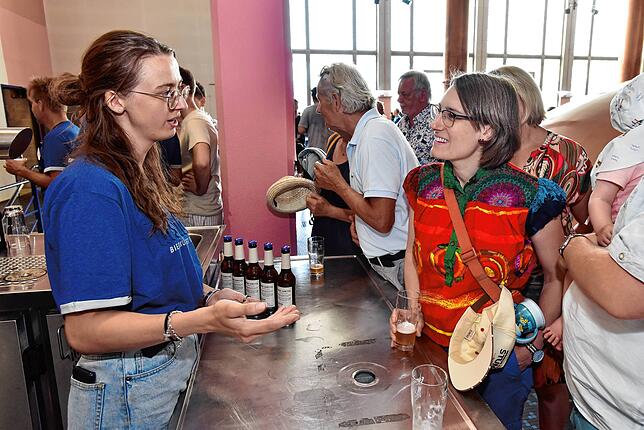 Bild 15: Donauquellfest in Donaueschingen: Pralle Sonne, gute Laune, Bierkultur.