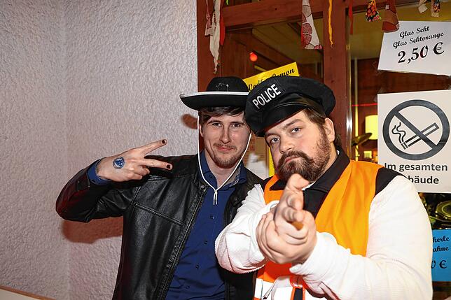 Bild 4: Partystimmung beim Seegeisterball &ndash; Teil 3